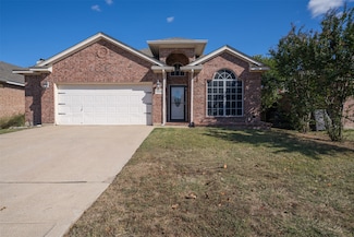 10608 Big Oak Dr, Fort Worth, TX 76131