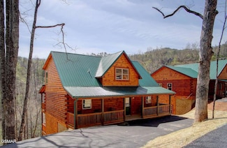 821 String Run Way, Pigeon Forge, TN 37863