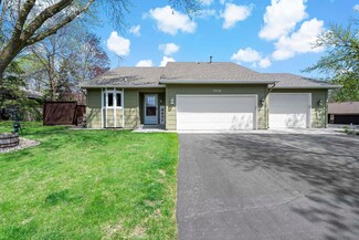 5510 Amblewood Dr NE, Prior Lake, MN 55372