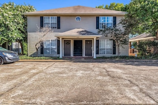 409 Santa Anita Dr, Starkville, MS 39759