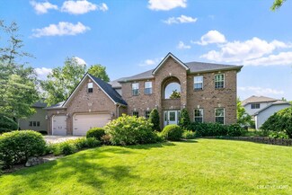 209 Willowwood Dr, Oswego, IL 60543