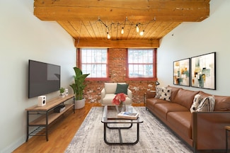 335 Cypress St Unit 1F, Manchester, NH 03103