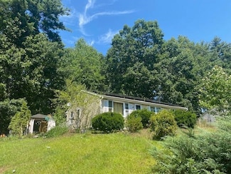 44 Trestle Brook Dr, Nashua, NH 03062