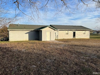 1465 Moto Cross Rd, Mitchell, IN 47446
