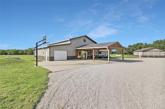 1042 13000 Rd, Mound Valley, KS 67354