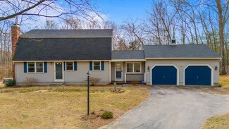 1285 Smyth Rd, Hooksett, NH 03106