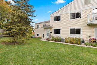 884 Cambridge Place Unit 124, Wheeling, IL 60090