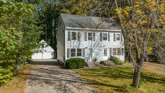 7 Applewood Dr, Saco, ME 04072
