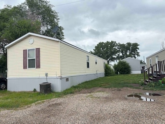 3100 11th Ave SE Unit E-19, Minot, ND 58701