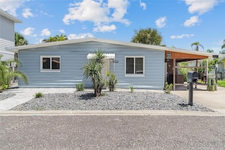 18053 2nd St E, Redington Shores, FL 33708