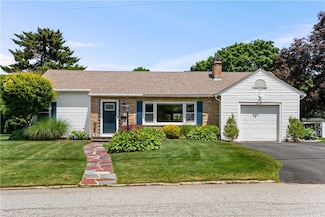 70 Baldwin Orchard Dr, Cranston, RI 02920