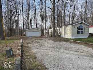 157 Lazy River Rd, Cloverdale, IN 46120