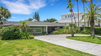 701 Armada Rd S, Venice, FL 34285