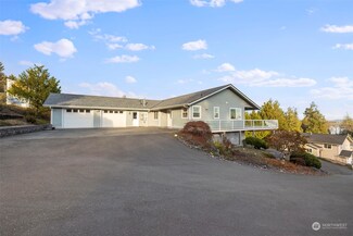 7989 SE Cammer Rd, Port Orchard, WA 98366