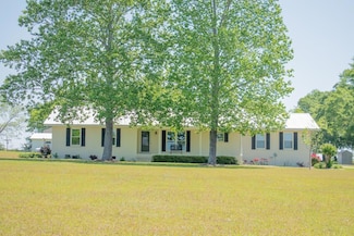 335 County Road 15, Headland, AL 36345