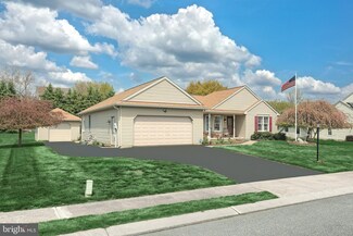 621 Harvest Dr, York, PA 17404