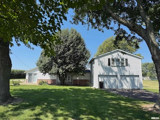 3507 Smith Rd, Pleasant Plains, IL 62677