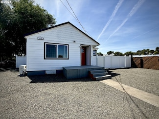 112 SE 15th Ave, Milton Freewater, OR 97862
