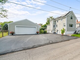116 Adams St, South Dartmouth, MA 02748