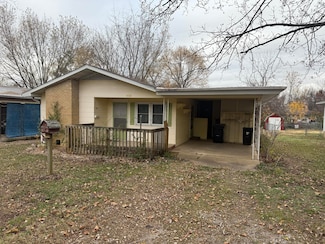 1421 W 5th St, West Plains, MO 65775