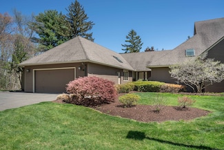 26 Alice Dr, Bloomfield, CT 06002