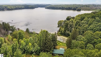 8370 Lake of the Woods Rd, Bellaire, MI 49615