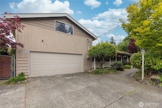 10517 109th Ave SW, Tacoma, WA 98498