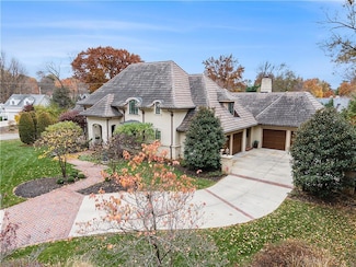 1901 Stratford Rd, Mission Hills, KS 66208