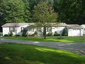 7 Ruby Dr, Grove City, PA 16127
