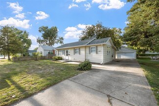 2704 Chicago Ave, Des Moines, IA 50317