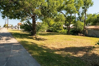 406 Senterfitt St, Lometa, TX 76853
