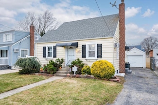 20 Kenneth Ave, North Bellmore, NY 11710