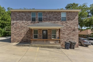 2530 S University Dr, Fort Worth, TX 76109