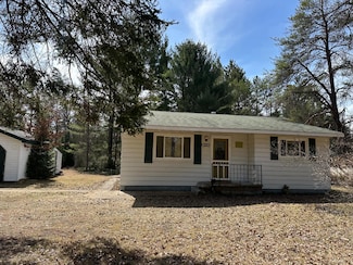 2530 E Pioneer Rd, Roscommon, MI 48653