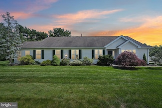 110 Maple Leaf Cir, Sewell, NJ 08080