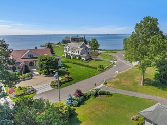 15 Pilot Rock Ln, Riverside, CT 06878