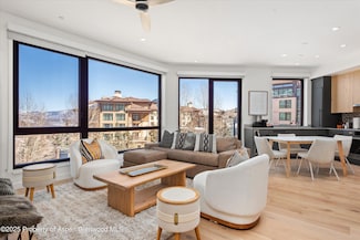 119 Wood Rd Unit 206, Snowmass Village, CO 81615