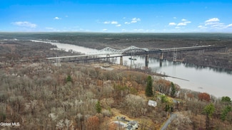 65 Fox St, Selkirk, NY 12158