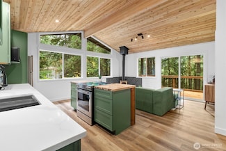 76B Sudden Valley Dr, Bellingham, WA 98229