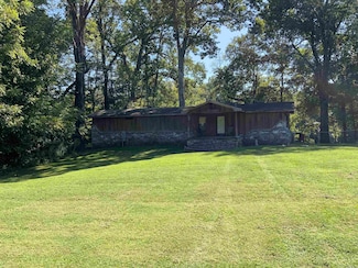 145 Trout Valley Rd, Wilburn, AR 72179