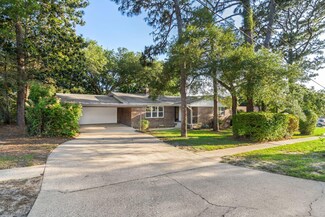 26 Poplar Ave, Shalimar, FL 32579