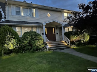82 Cloverdale Rd Unit 2, Clifton, NJ 07013