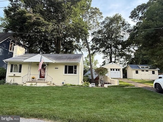 5665 Park Cir, Saint Leonard, MD 20685