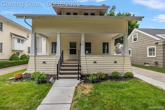 776 W Lincoln St, Birmingham, MI 48009