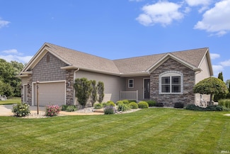 59564 Walton Dr, Elkhart, IN 46517