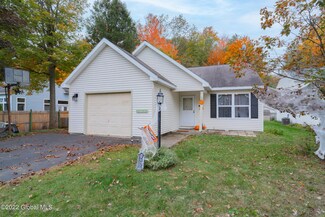 62 Skylark Dr, Ballston Spa, NY 12020