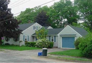 9 Phillips St, Woburn, MA 01801