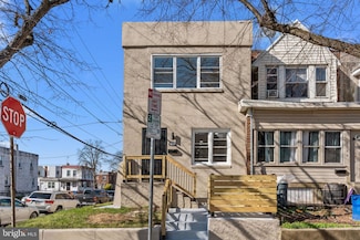 2560 S Dewey St, Philadelphia, PA 19142