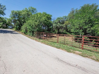 6912 Ireland Dr, Lake Brownwood, TX 76801