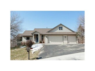 2792 Holly Ct NW, Swisher, IA 52338